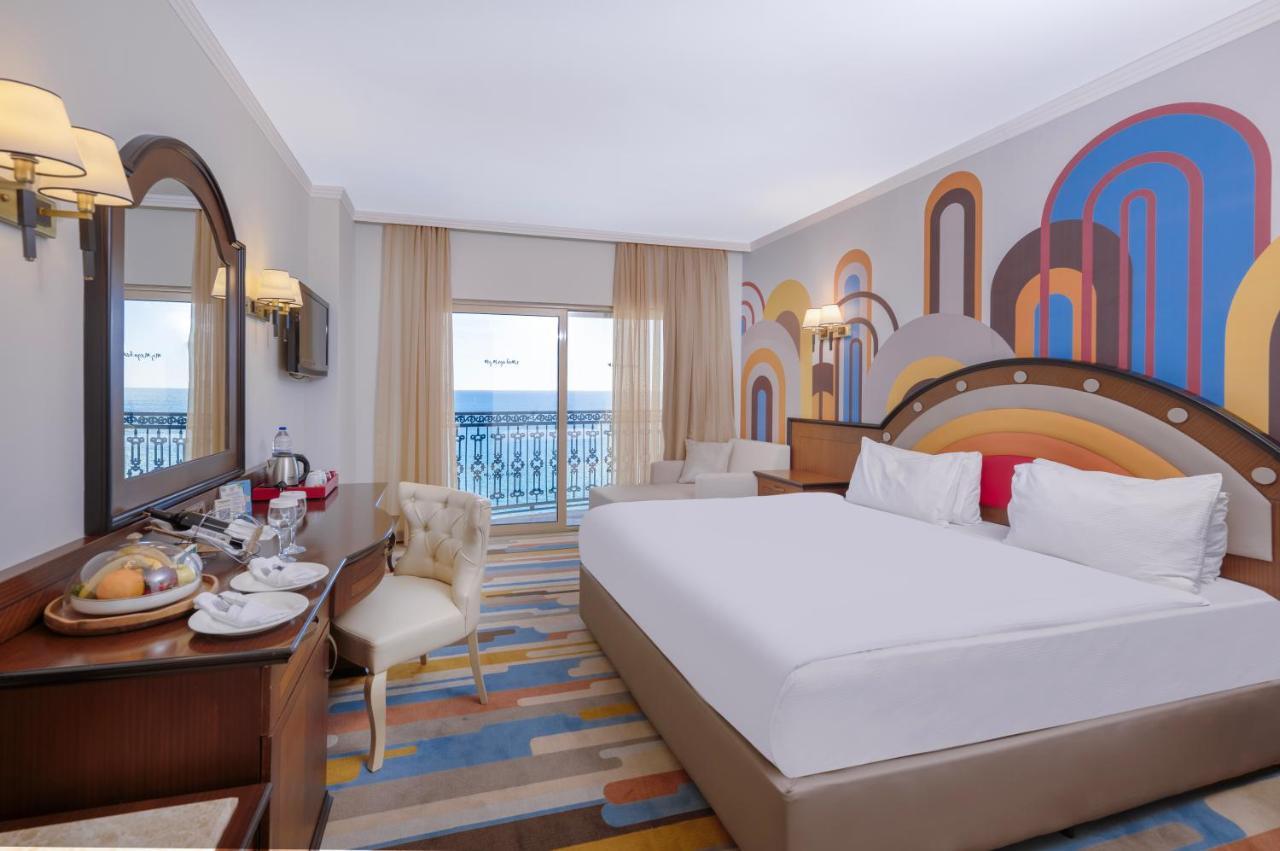 Megasaray Westbeach アンタルヤ エクステリア 写真 A room at the Hilton Sharm El Sheikh