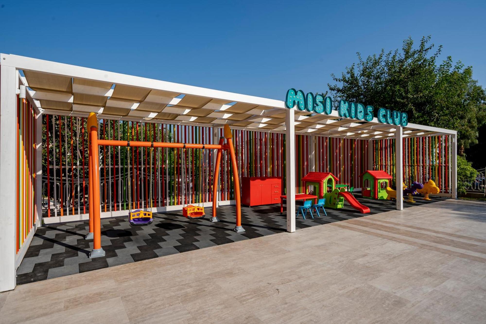 Megasaray Westbeach アンタルヤ エクステリア 写真 The Children's Club at the resort
